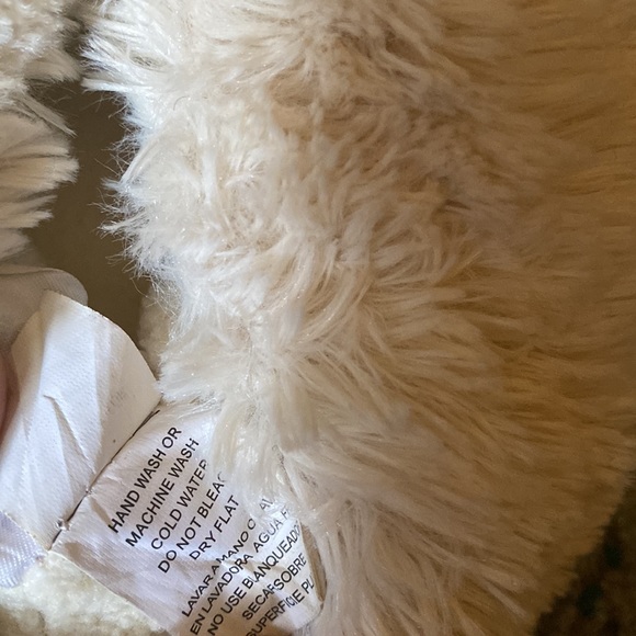 These are faux fur cuddl duds. - Picture 5 of 5